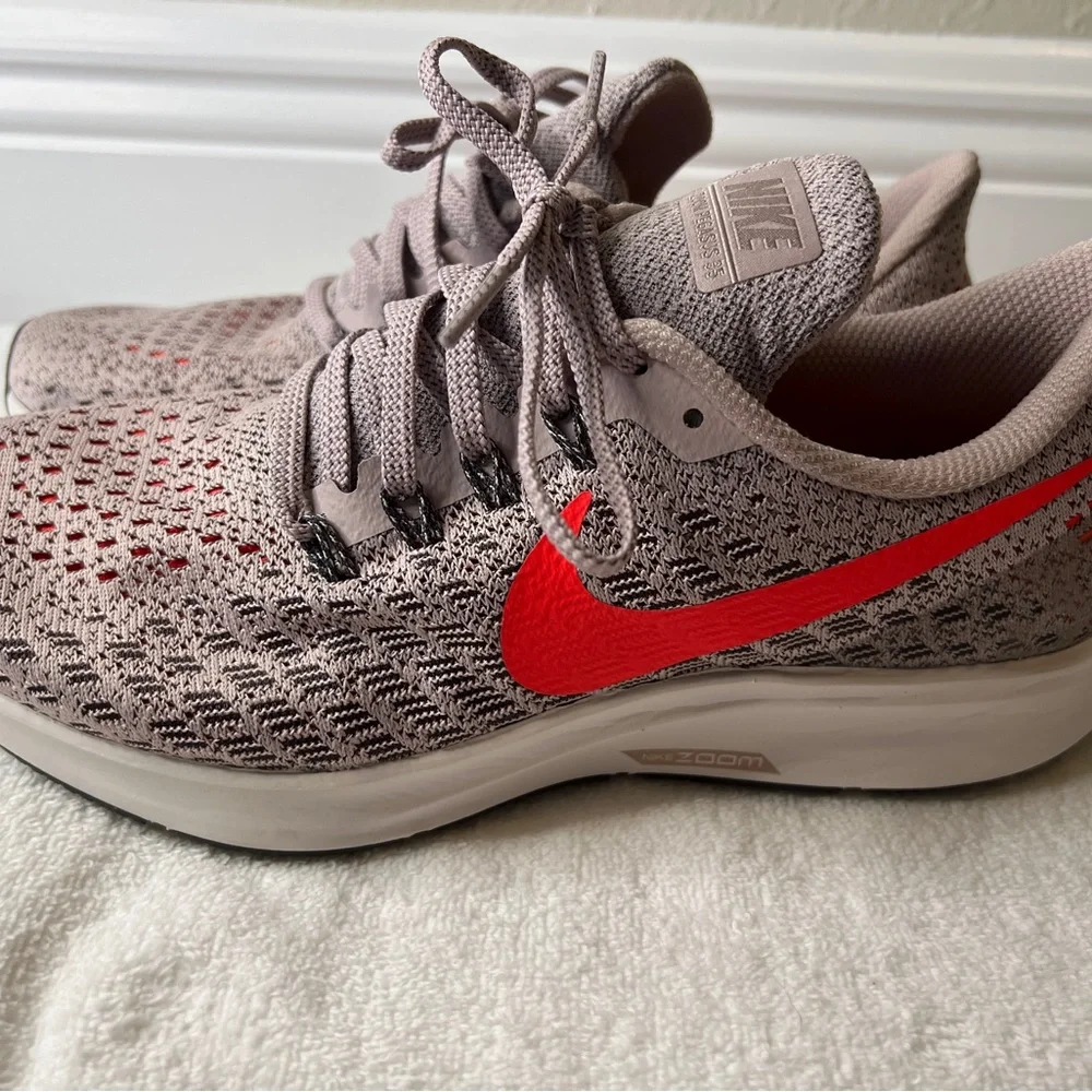 Nike Zoom Pegasus 35 size 8 light pink. New without tags, never worn. - Picture 3 of 6